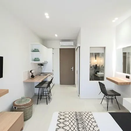 St.thomas Luxury * Pefki