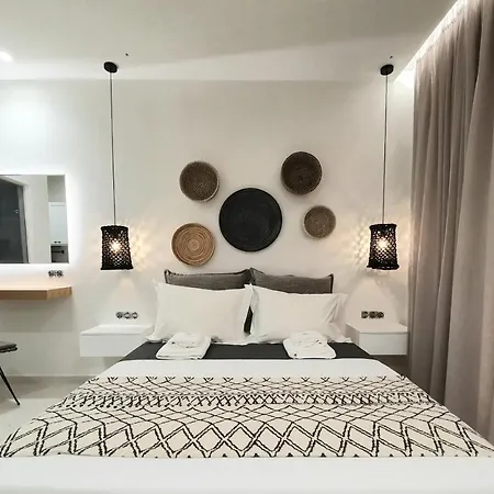 St.thomas Luxury * Pefki