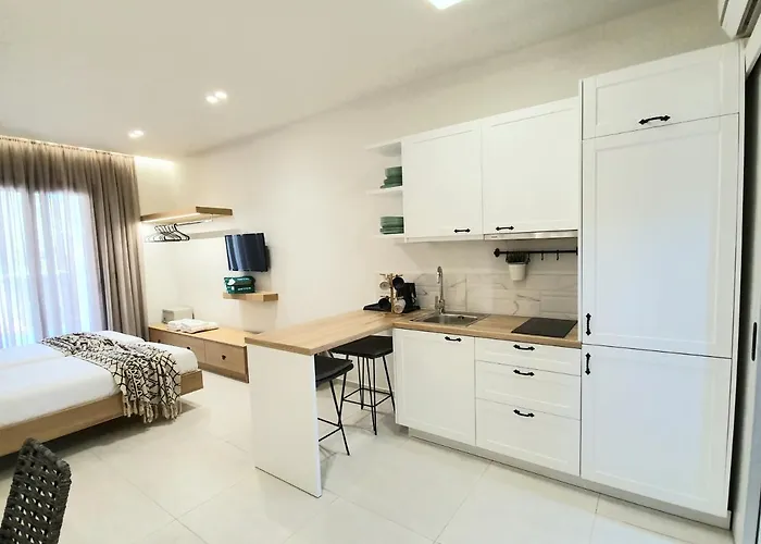 St.thomas Luxury Appartement Pefki